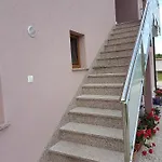 Anida *